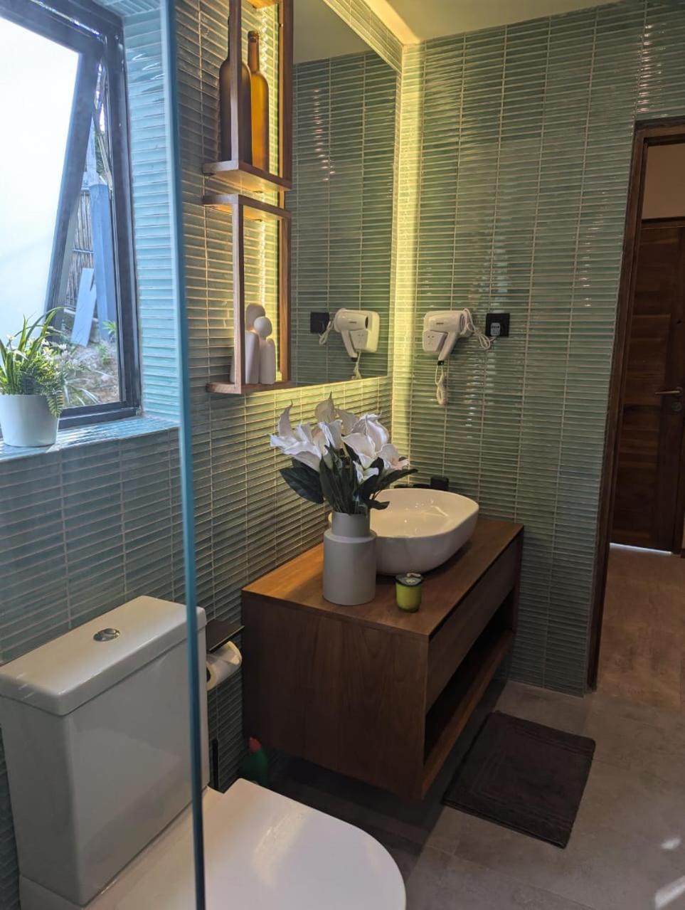 The Green Door Ella Room photo
